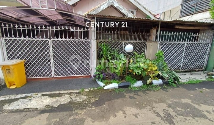Well-Maintained House for Sale in Bintaro Sector 3A 7911