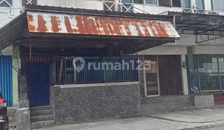 Strategic Shop House in the City Center, Cool, Refreshing, and Flood-Free