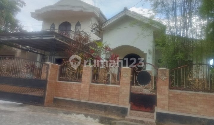 Luxury & Spacious House for Rent in a Strategic Location - 4 Bedrooms, 3 Bathrooms, Garage + Carport, Ready to Occupy & Comfortable! Luxury & Spacious House for Rent in a Strategic Location - 4 Bedrooms, 3 Bathrooms, Garage + Carport, Ready to Occupy & Comfortable!