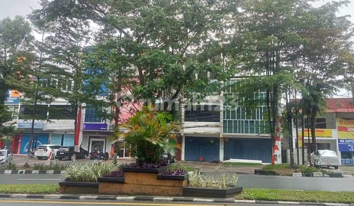 Shop House for Rent 4 Units at Once - 3 Floors, Strategic Location