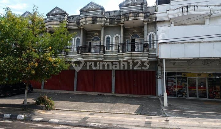 For Rent 3 Shophouses on Main Road Prime Location