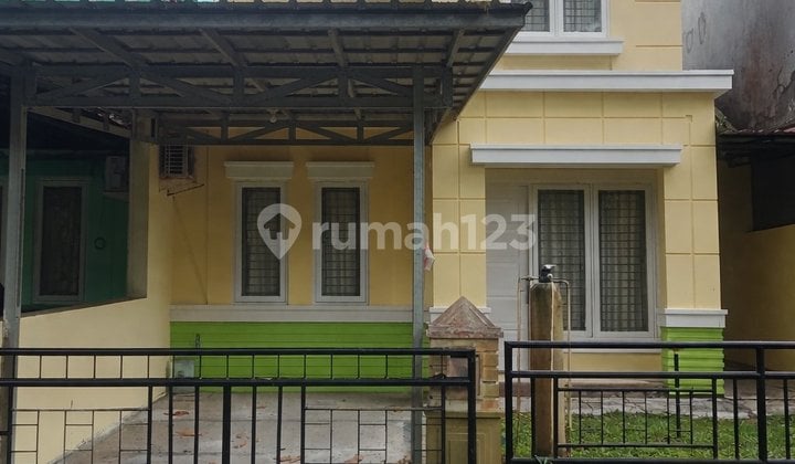 Disewakan Rumah 2 Kamar Tidur, 3 Kamar Mandi , Lokasi Super Strategis Dekat Bandara & Taman Kota