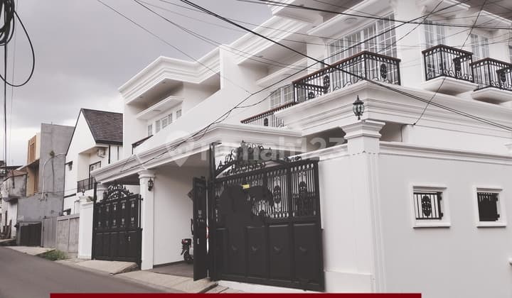 Rumah mewah di joglo