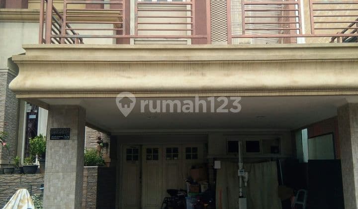 Rumah Mewah di dlm komplek