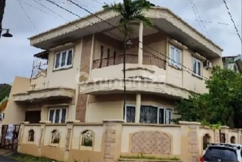 Dijual Rumah 2 Lantai Bagus Lokasi Strategis Hook 2 Muka di Seroja