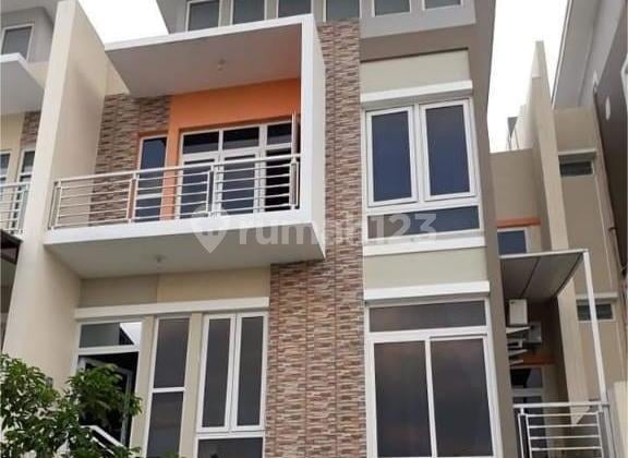 Dijual Rumah Bagus Full Furnished Lokasi Strategis di Bukit Wahid
