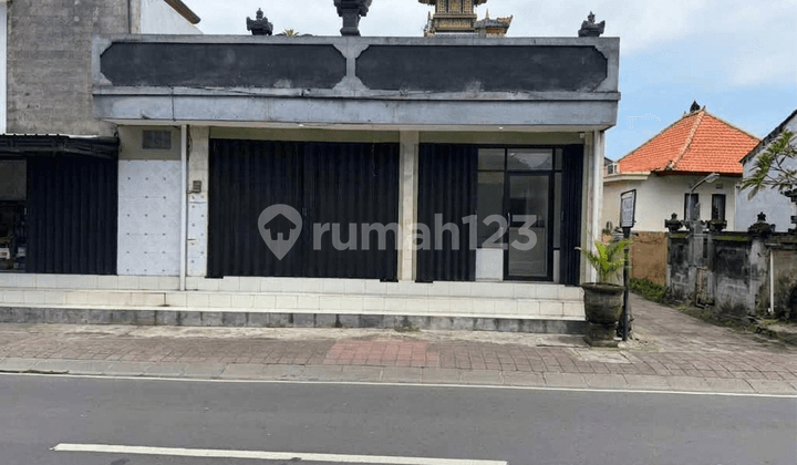 Strategic Shop House for Rent in Berawa Beach - Prime Location for Your Business! :Rocket: