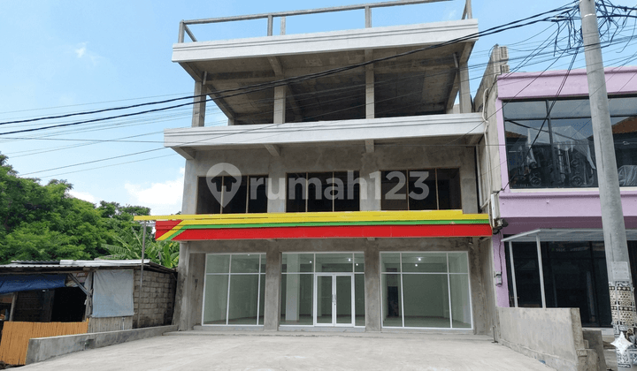 New 3-Story Shop/Office for Rent on Jl Subak Canggu, 212M² Area, Freehold Title