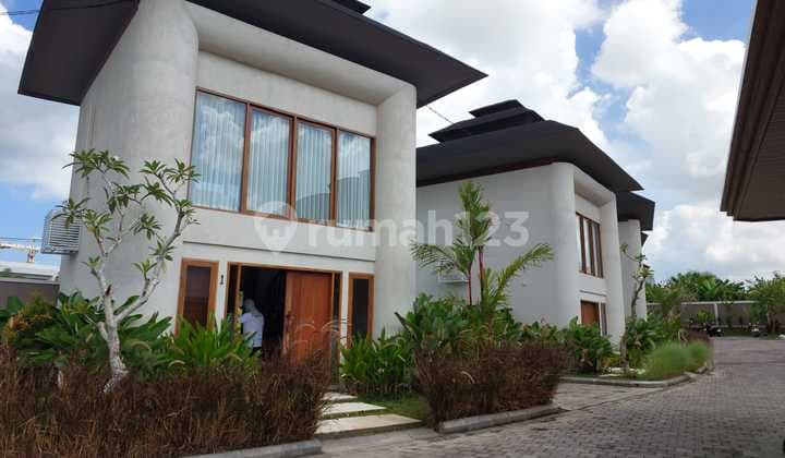 Fully Furnished Villa Mezzanine Canggu Rental Near BatuBolong Beach