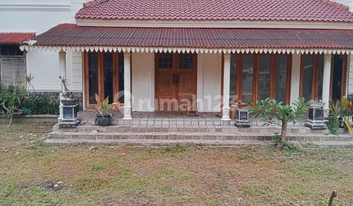 House in Ronodigdayan Yogyakarta, Rare Large Land in the City Center