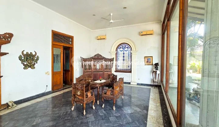 Prime Location Kramat Raya Central Jakarta, Ex Showroom and Heritage Building