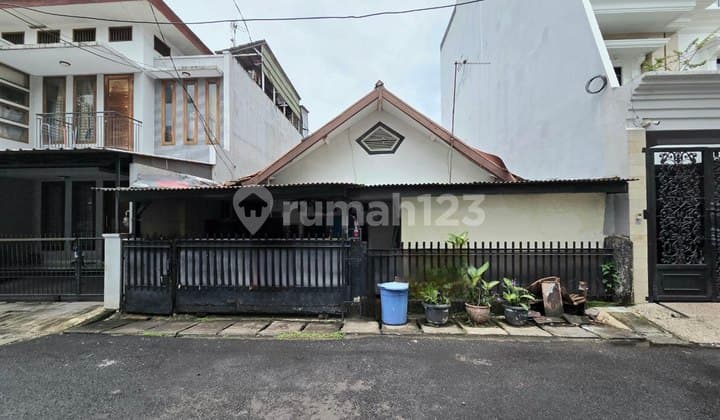 West Tebet Land Calculation House, South Jakarta