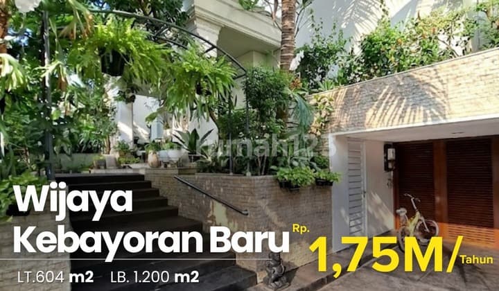 House, in Kebayoran Baru, 2.5 Floors