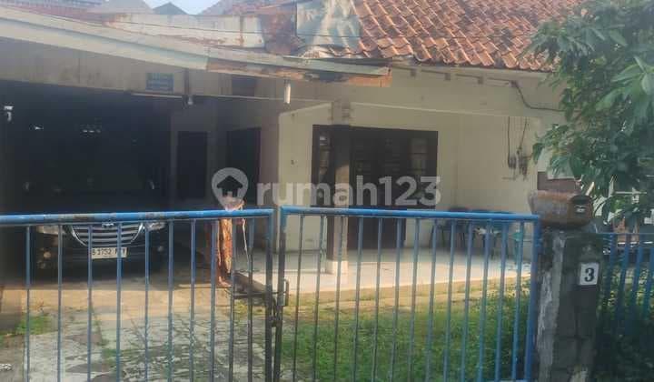 Rumah di Depan Ada Taman di Tanah Abang 2 Jakarta Pusat S H M