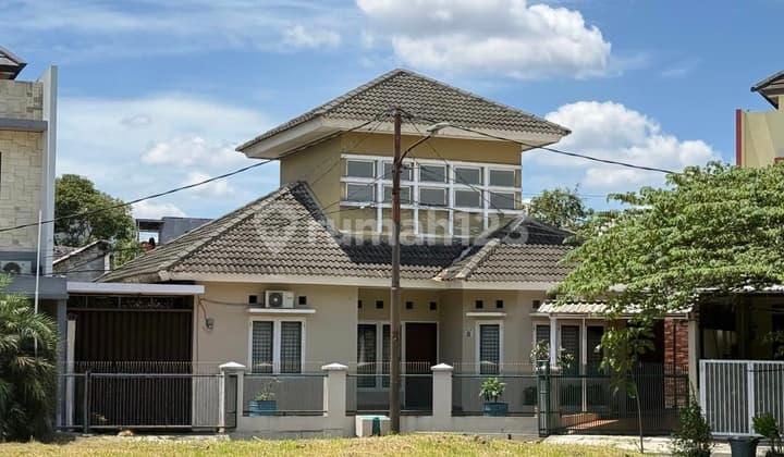 Dijual Rumah Luas Tanah 290M Semi Furnish di Graha Bintaro