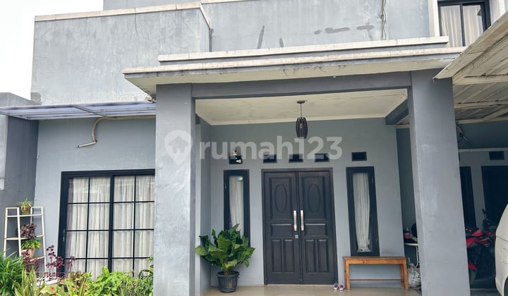 Rumah, 2 Lantai, SHM, Dekat Pusat Perbelanjaan,
