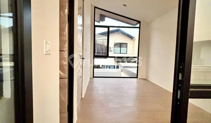Rumah, 2 Lantai, SHM, di Lippo Karawaci,, Free.1 Ac
