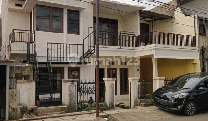 FOR RENT: Large 2-Story House Suitable for Residency/Office/Business on Main Street, Depok Jaya, Pancoran Mas, Depok