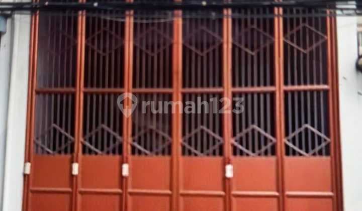 For Sale: 3-Storey Shop House in Teluk Indah, Teluk Gong