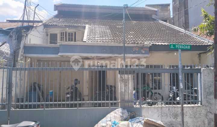 Dijual Rumah Tua Hitung Tanah di Duri Pulo Gambir