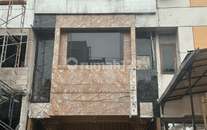 Disewakan Ruko 3 Lantai Luas 5X15m Jarang Ada Hadap Boulevard Graha Raya Bintaro