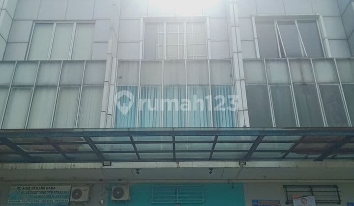 2.5-Story Shop for Sale, Can Be Used as a Business Premises