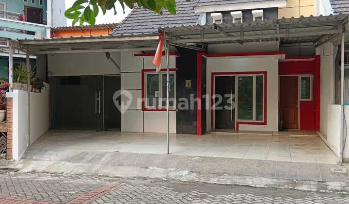 Disewakan Rumah dengan Lokasi Strategis