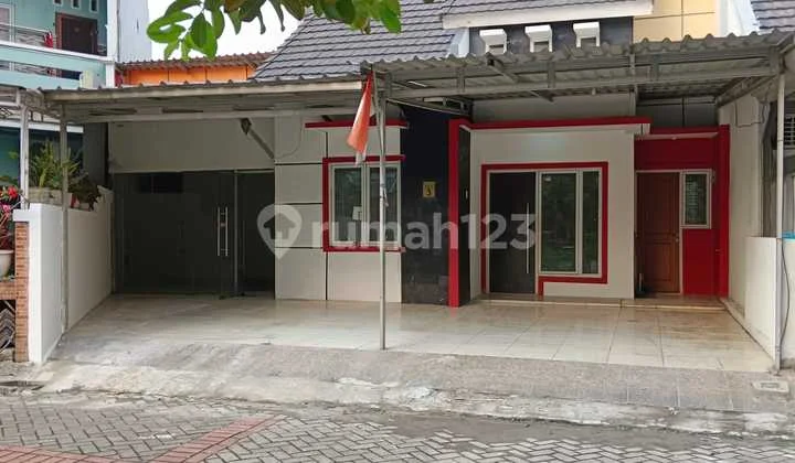 Disewakan Rumah dengan Lokasi Strategis