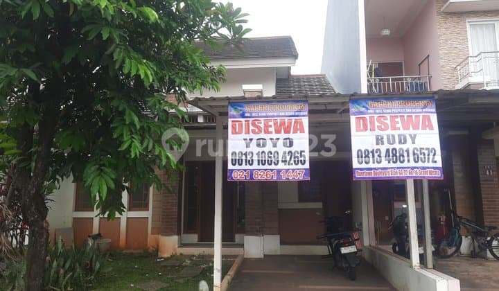 2-Story House Near Highway, Shopping, and Entertainment Venues