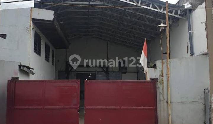 Strategic Commercial Warehouse in Margomulyo, West Surabaya