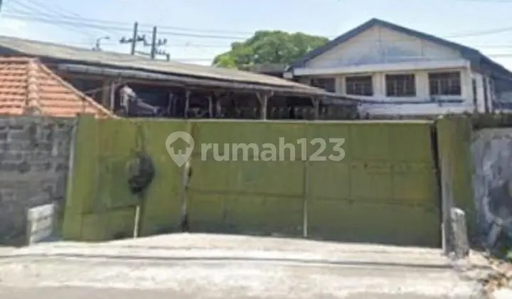 Strategic Warehouse on Raya Tanjungsari Sukomanunggal West Surabaya