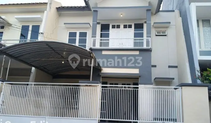 Rumah Minimalis Full Renovasi di Dharmahusada Mas Surabaya Timur