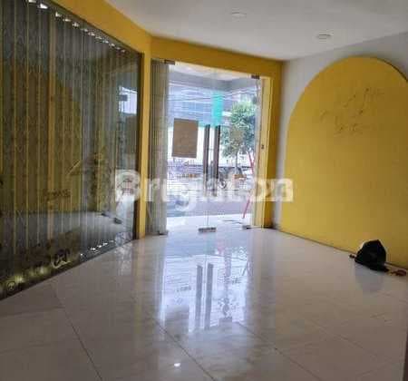 For Sale: Hook Location Shop/Office on Gatsu Main Road, North Denpasar