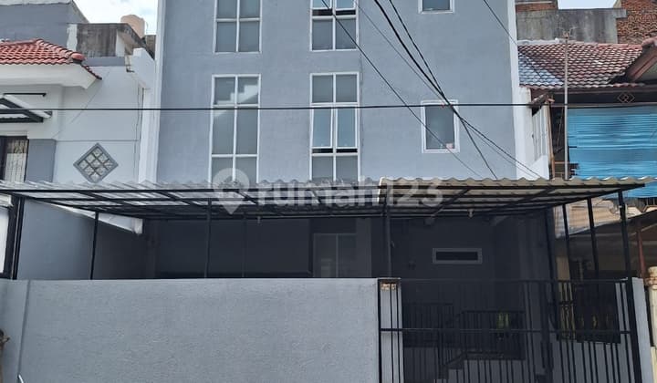Dijual: Rumah Kos Produktif di Taman Palem Lestari (Cuan Terjaga!)