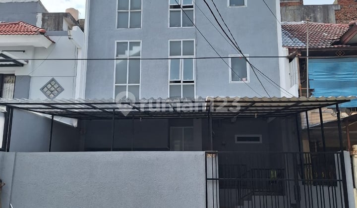 Dijual: Rumah Kos Produktif di Taman Palem Lestari (Cuan Terjaga!)