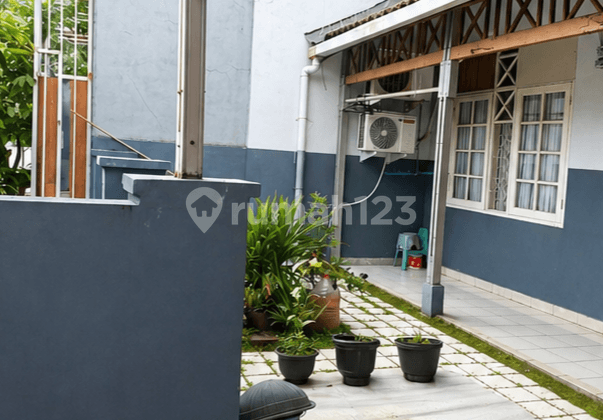 House Around 700 Million in Pamulang - Freehold, Ready to Occupy & Flood-Free!