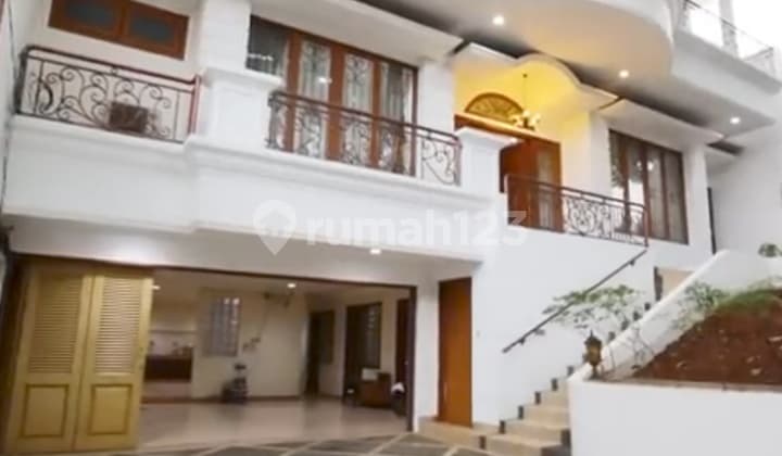 Rumah Mewah Siap Huni di Pondok Indah Jaksel dengan Private Pool
