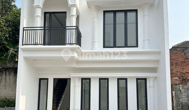 Rumah 2 Lantai Modern Dekat Pondok Indah dan Akses Tol di Lingkungan Nyaman dan Bebas Banjir