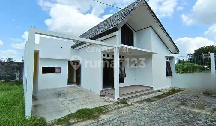 New 1-Story House Ready to Live In Gito Gati Near Sch Ugm