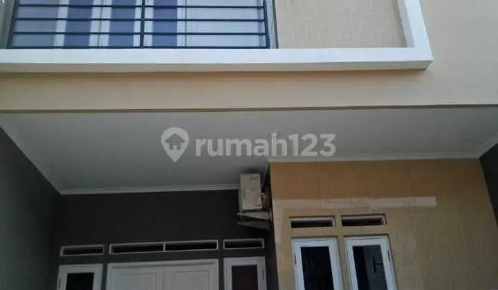 Hunian Nyman Rumah 2 Lantai di Kemandoran, Jakarta Selatan.