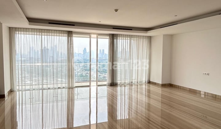Providence Park Apartment, Strata, 4 BR