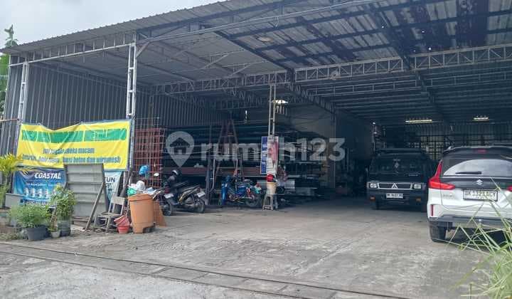 Disewakan Tanah + Kantor + Gudang Super Strategis Bebas Banjir