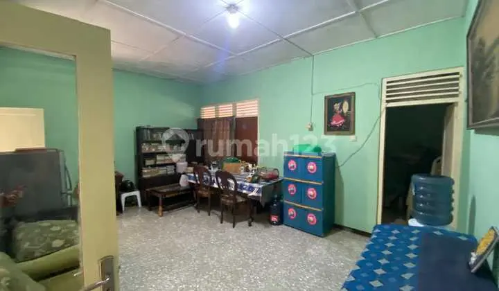Rumah di Tengah Kota