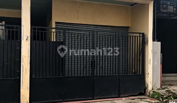 Quick Sale of a House As-Is in the Sukmajaya Area, Depok