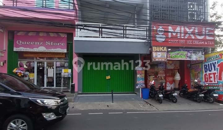 Rented 3-Story Shop House in Busy Area Suitable for Any Business