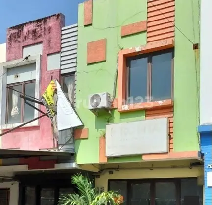 Ruko Berlokasi Strategis, Legenda Wisata