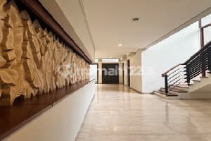 Luxury Artistic House Pondok Indah - Dekat Jis, Sentuhan Relief Ukir
