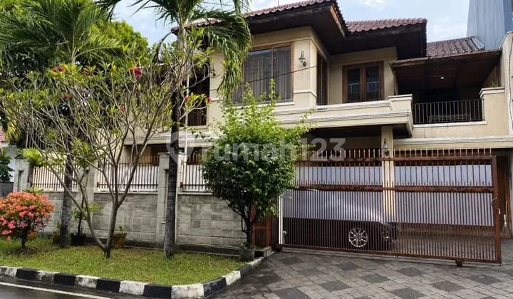 House for Sale in the Kayu Putih Area, Spacious with a Peaceful and Comfortable Location