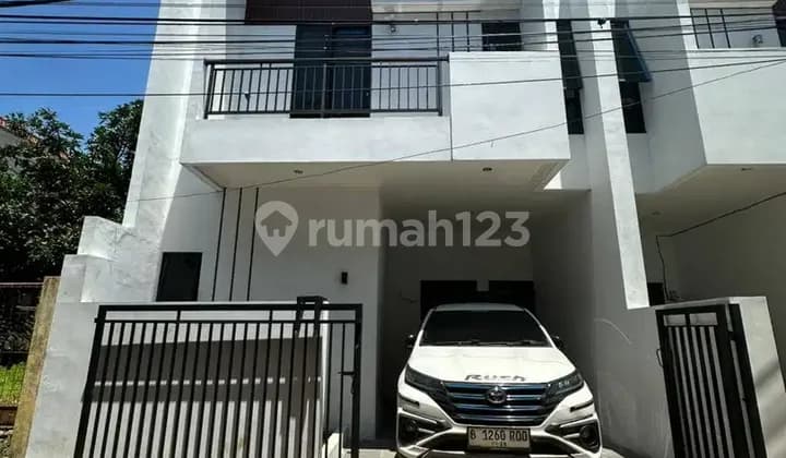Dijual - Sisa 1 Unit Rumah Baru di Cijantung Jakarta Timur