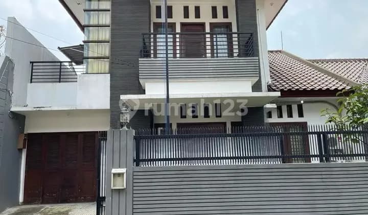2-Story House in Duren Sawit Area - Land Area 245M2, Strategic Location